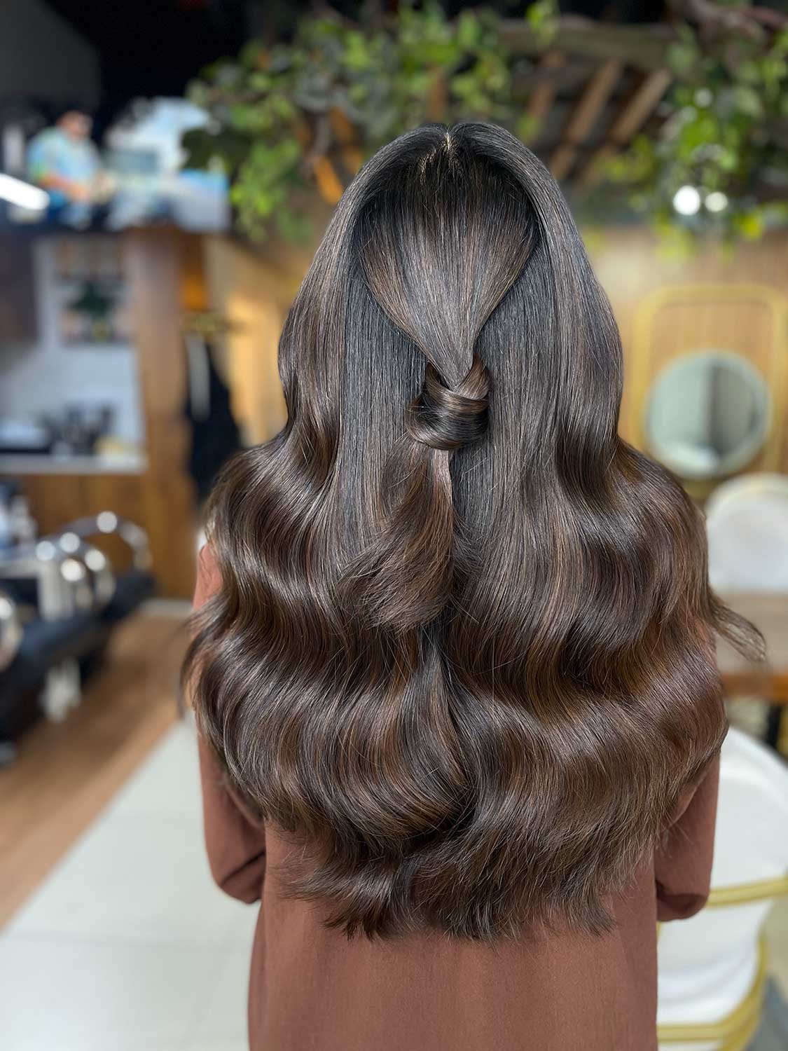 Glossy brunette Hollywood waves